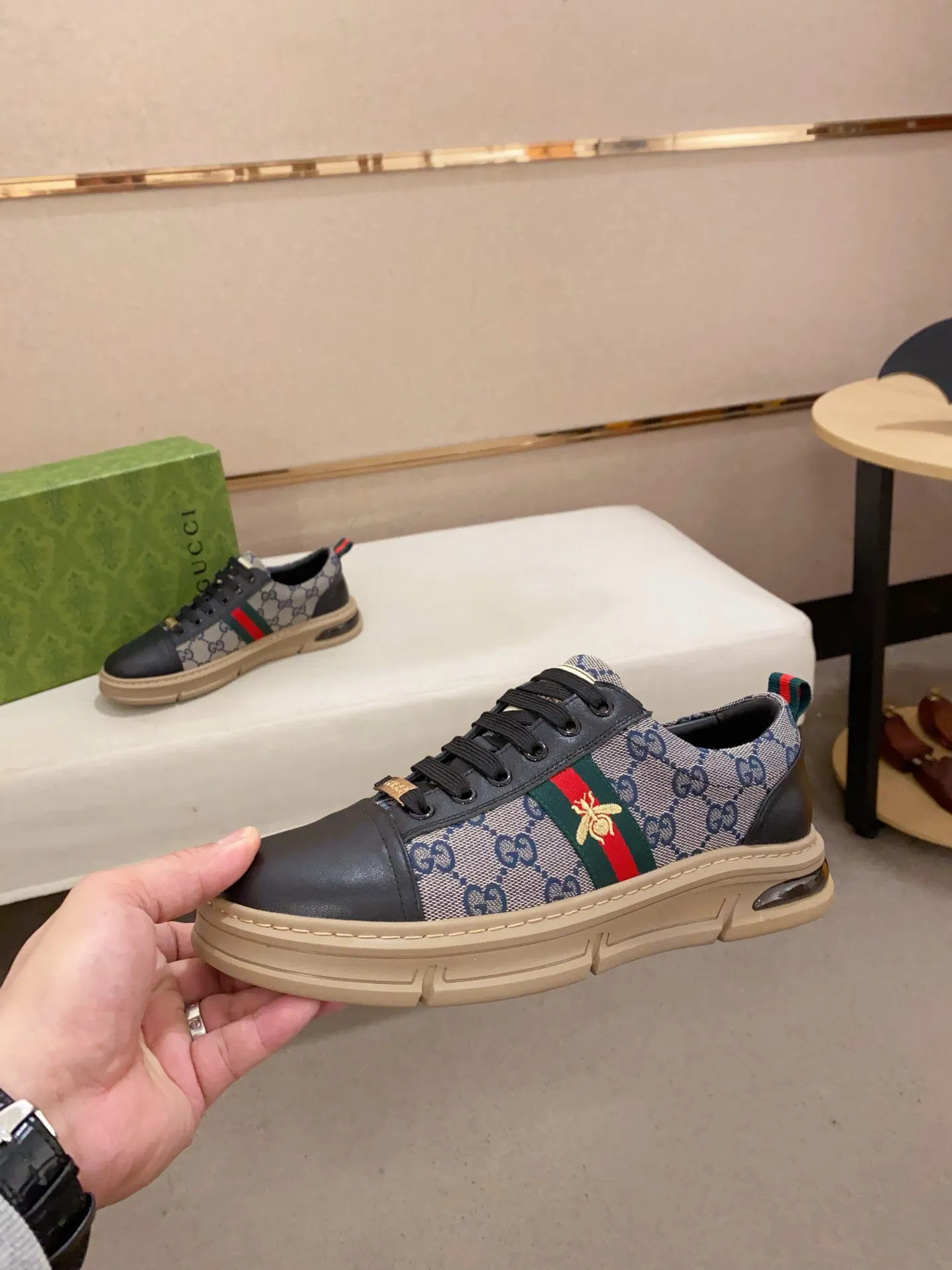 Men's clothing and shoes💰:400💰 (GUCCI) The latest model from the official website 🎁🎁Casual and fashionable men's shoes👟, hot style💥The version is simple and elegant, exclusive for trendy men. Unique latest brand elements from the official website👑Original decoration, fashionable and generous, the fabric is original cowhide ✅Sheepskin lining, the official website specifies wear-resistant casual outsole, the classic model is taken in kind at the counter🎬38-44 (45 is not returned or exchanged when customized)